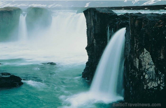 Islande jeb Īslande ir salu valsts Atlantijas okeāna ziemeļos starp Grenlandi, Norvēģiju un Britu salām. Foto: www.icelandtouristboard.com 85163
