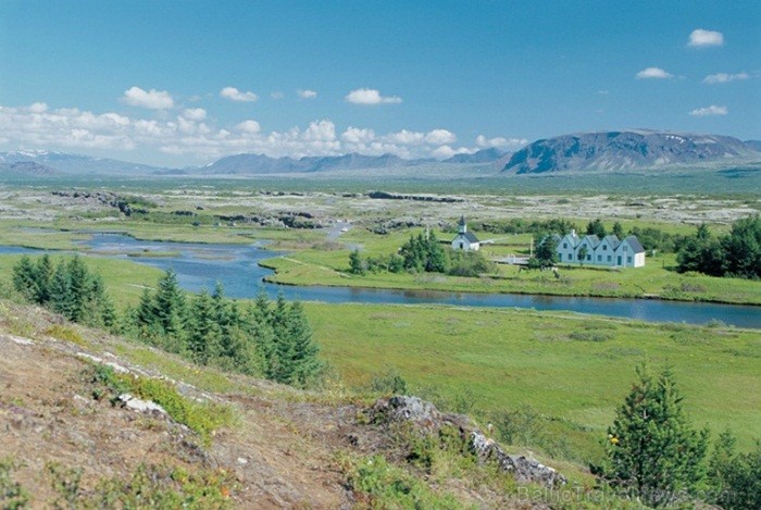 Islande jeb Īslande ir salu valsts Atlantijas okeāna ziemeļos starp Grenlandi, Norvēģiju un Britu salām. Foto: www.icelandtouristboard.com 85178