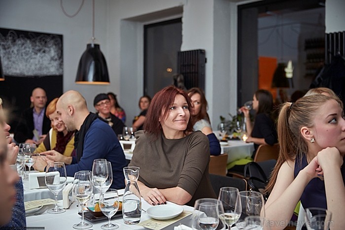 Vīna Studija un Signe Meirane - portāla cetrassezonas.lv redaktore un jaunās pavārgrāmatas 