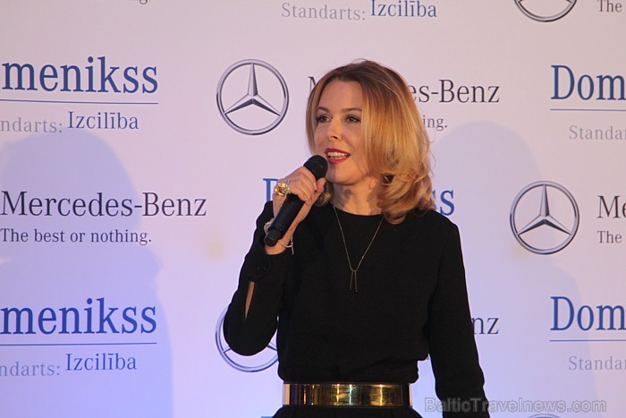 SIA Domenikss valdes priekšsēdētāja Benita Sadauska 30.11.2012 sveic visus Mercedes-Benz īpašniekus un pateicas visiem viesiem par atbalstu 85680