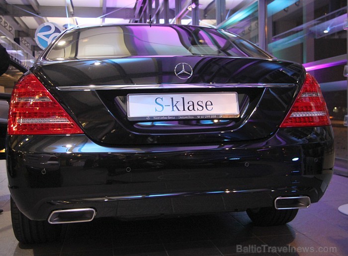 «Domenikss» atzīmē 30.11.2012 «Mercedes-Benz» 20 gadus Latvijā 85685