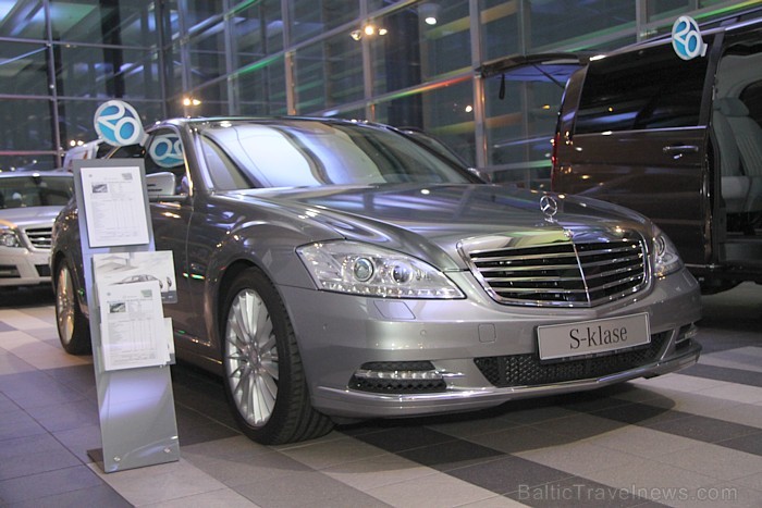 «Domenikss» atzīmē 30.11.2012 «Mercedes-Benz» 20 gadus Latvijā 85701