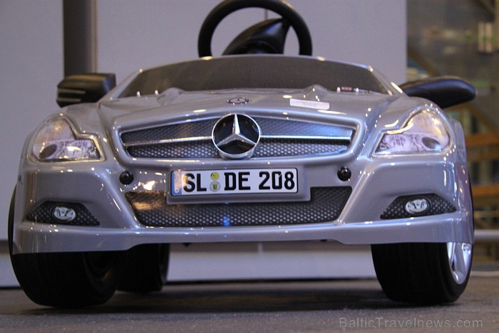 «Domenikss» atzīmē 30.11.2012 «Mercedes-Benz» 20 gadus Latvijā 85712