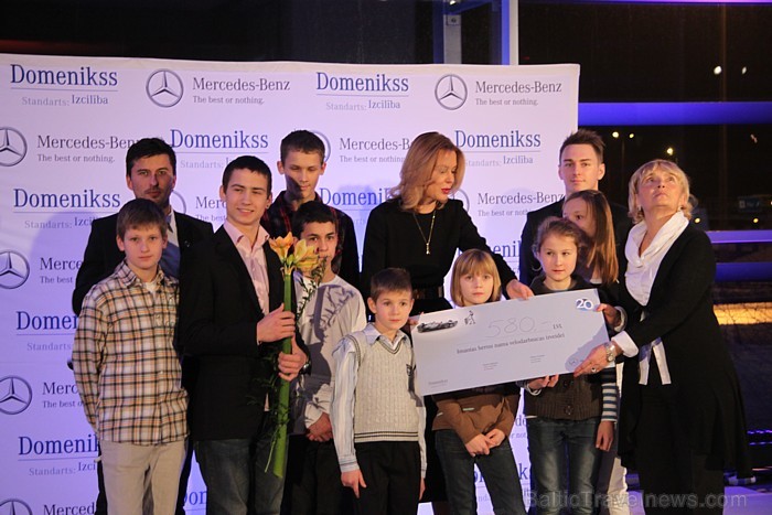 «Domenikss» atzīmē 30.11.2012 «Mercedes-Benz» 20 gadus Latvijā 85718