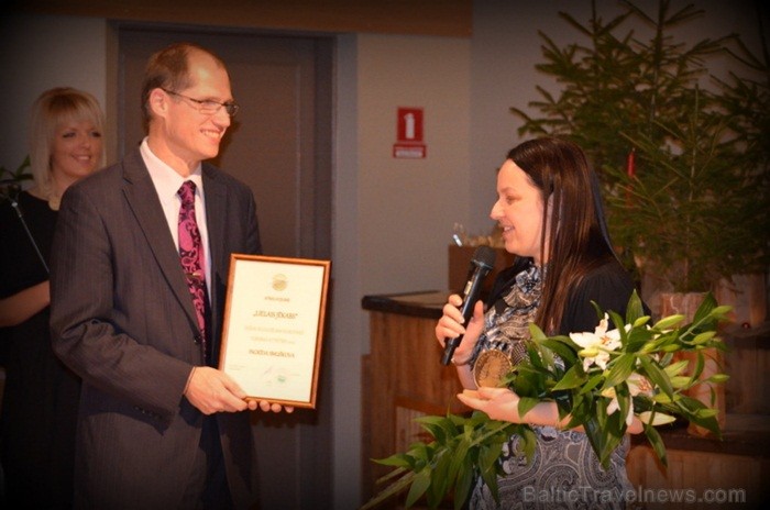 «Par dižo ieguldījumu tūrisma attīstībā Kurzemē 2012» godināja Ingrīdu Smuškovu no Tukuma TIC. Foto: Līva Dāvidsone 85835