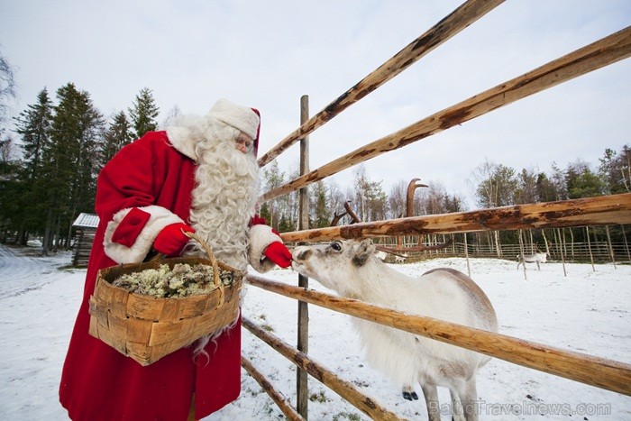Bērnus Somijā apciemo Ziemassvētku vecītis Joulupukke, kas tulkojumā nozīmē Ziemassvētku āzis. Foto: www.visitfinland.com 85880