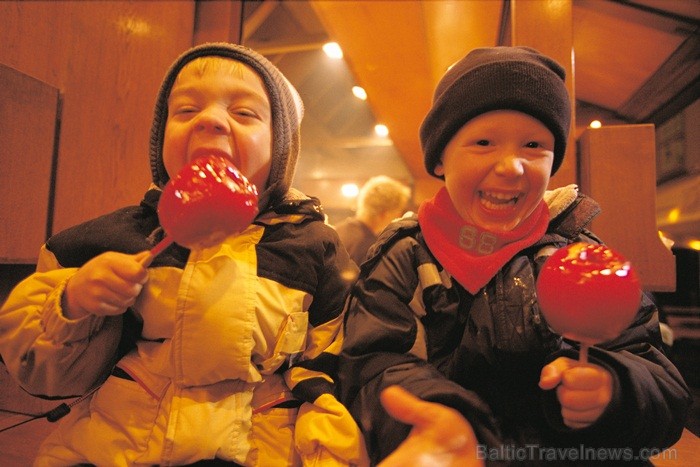 Vācijā gaisā virmo Ziemassvētki, eglītes greznojas, un darbojas burvīgi tirdziņi, kurus vērts apmeklēt ikvienam. Foto: www.images-dzt.de 86307