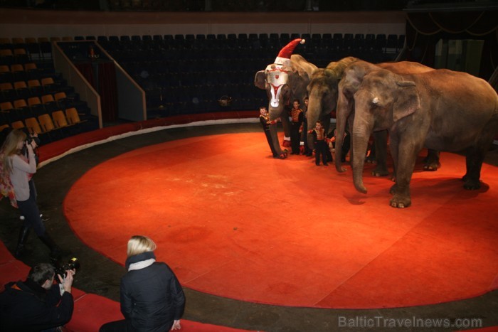 Rīgas cirks 14.12.2012 prezentēja jauno Ziemassvētku cirka programmu 