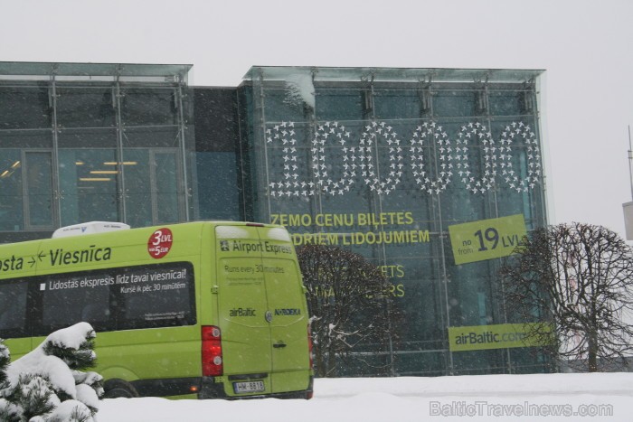 20.12.2012. airBaltic parakstīja līgumu par līdz 20 CSeries lidmašīnu iegādi, flote tiks papildināta ar Bombardier CS300 lidmašīnām. 86577