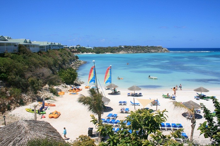 Antigva un Barbuda ir saulaina valsts Karību jūrā un valsts teritorijā ir trīs salas - Antigva, Barbuda un neapdzīvotā Redonda. Foto: Antigua & Barbud 86840