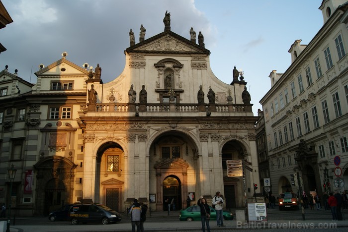 Karaliskā Čehija.. Vēsturiska, bagāta ar dažādu stilu arhitektūru, filmu režisoru iemīļota, pazīstama kā valsts, kurā ir vienas no labākajām alus šķir 87051