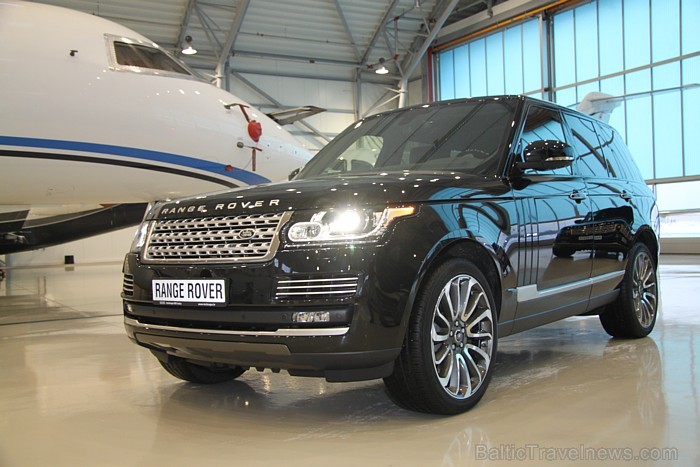 Inchcape BM Auto prezentē jauno Range Rover lidostas «Rīga» Biznesa aviācijas centrā 87110