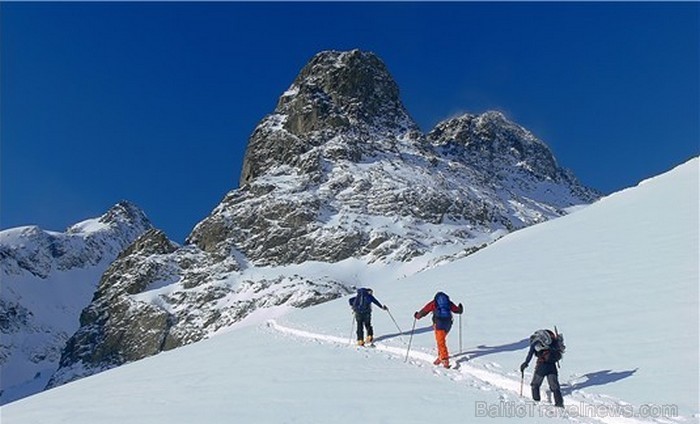 Slovākijas Tatru kalnos iespējams baudīt ziemas priekus līdz pat marta beigām. Ziemas aktivitātes šajā reģionā var būt gan kalnu slēpošana, gan snovbo 87174