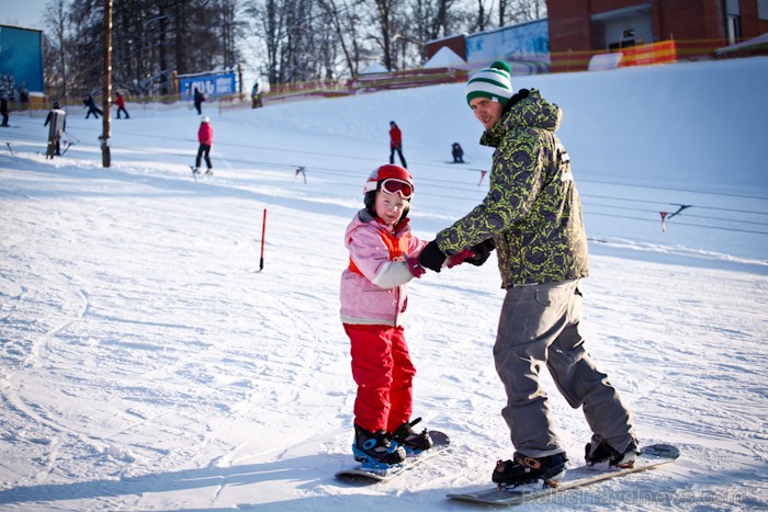 Žagarkalna trasēs gaidīti gan lieli, gan mazi slēpotāji un snovotāji. Mazie, kuri vēl tikai tikai kāps uz slēpēm vai snova, aicināti uz Bērnu slēpošan 87253