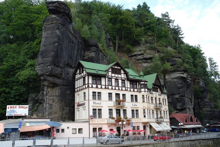 Hrensko pilsētiņa Čehijas Šveicē. Remiro Travel piedāvā braucienus 2013. gada jūlijā un augustā uz Saksijas un Bohēmijas Šveici. Foto: www.remirotrave 87296