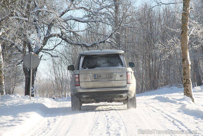 Range Rover SDV8 Vogue degvielas tvertnē var ieliet 105 litrus dīzeļdegvielas, kas izdevīgā variantā ļauj nobraukt 1215 km 87392