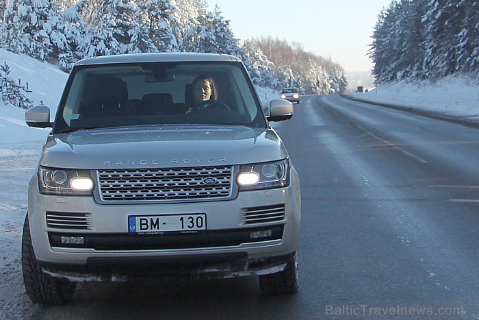 Range Rover SDV8 Vogue ar 6,9 sekundēm līdz 100 km/h un respektablo lielumu signalizēs, ka automašīnas īpašnieks kā satiksmes dalībnieks ir ievērojams 87430