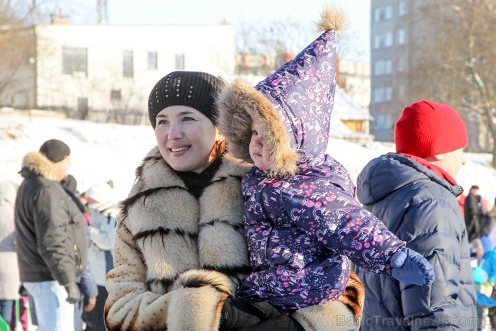 Svētdien, 27.01.2013, vairāk nekā 1000 Vecmīlgrāvja iedzīvotāju ar prieku nodevās 