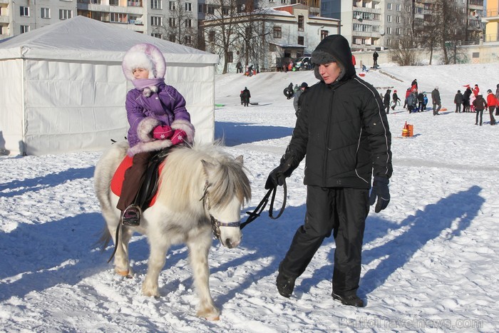 Svētdien, 27.01.2013, vairāk nekā 1000 Vecmīlgrāvja iedzīvotāju ar prieku nodevās 