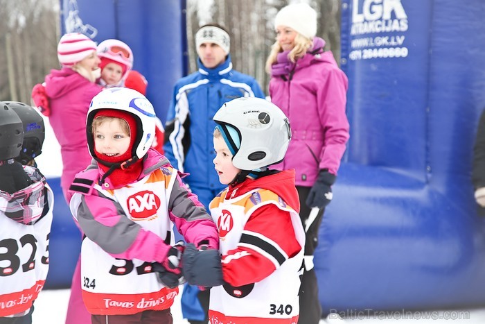 Reiņa trasē aizraujošās sacensībās noteikti sezonas otrā posma bērnu mini slaloma sacensību 