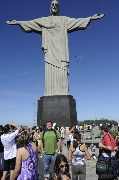 TRAVEL TIME īpašnieks Ēriks Lagzdiņš pie Kristus statujas - www.traveltime.lv 89348