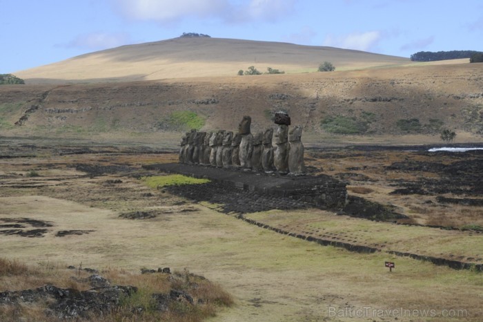 Ahu Tongariki ir vieta, kur 1985. gadā Čīles valdība pārcēla 15 Moai no dažādām vietām uz salas un sakārtoja vienā rindā. Šī ir visvairāk fotografētā  89440