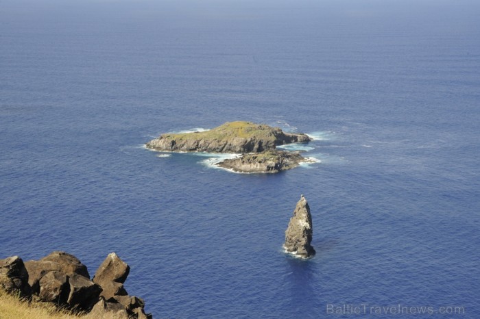 Moto Nui ir maza sala dienvidritumu krastā, kur tika sūtīts topošais karalis, lai dzīvotu tur vienu gadu vienatnē. Ja pēc tam viņš bija dzīvs, tad viņ 89449
