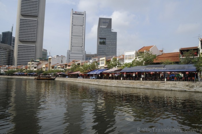 Šī ir laivu piestātne (Boat Quay), kurā atrodas daudzu slavenu ķīniešu ģimeņu biroji - www.traveltime.lv 89581