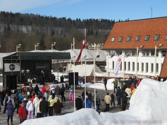 Pasākumā norisinājās dažādas atrakcijas, spēlēja grupa COLT, bija apskatāma bobsleja un skeletona muzeja ekspozīcija, notika bērnu vizināšana ar īstu  89990