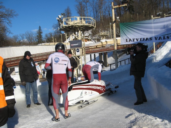 Par «Binders/Arčers» kausa bobslejā divniekiem uzvarētājiem kļuva Oskars Melbārdis un Daumants Dreiškens, aiz kuriem attiecīgi otrajā un trešajā vietā 90009