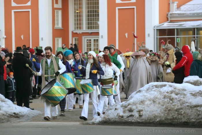 Svētdien, 2013. gada 9. martā, Siguldas Ziemas festivāla ietvaros norisinājies Ziemas festivāla karnevāls. Foto: Juris Ķilkuts, FotoAtelje.lv 90132