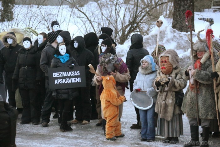 Svētdien, 2013. gada 9. martā, Siguldas Ziemas festivāla ietvaros norisinājies Ziemas festivāla karnevāls. Foto: Juris Ķilkuts, FotoAtelje.lv 90152