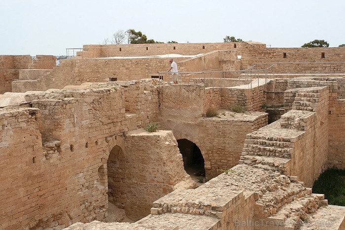 Ghazi Mustapha Fort ir nozīmīgs tūrisma objekts Džerbas salā (Tunisija). Tas tika celts 15.gds., kad sultāns Abu Fares gatavojās cīņai pret spāņu kara 90369