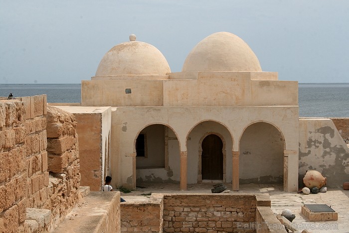 Ghazi Mustapha Fort ir nozīmīgs tūrisma objekts Džerbas salā (Tunisija). Tas tika celts 15.gds., kad sultāns Abu Fares gatavojās cīņai pret spāņu kara 90370