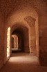 Mazā Tunisijas pilsētā El-Jem atrodas liels un slavens kolizejs. Tas tika uzcelts pirms 1800 gadiem. Tieši šajā kolizejā tika uzņemta slavena Holivuda 12