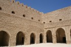 Susa ir Tunisijas trešā lielākā pilsēta. Tās vecpilsēta atrodas aiz 2 km garas aizsargsienas, kura tika uzcelta 859. gadā. Vecpilsēta ir iekļauta UNES 16