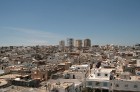 Susa ir Tunisijas trešā lielākā pilsēta. Tās vecpilsēta atrodas aiz 2 km garas aizsargsienas, kura tika uzcelta 859. gadā. Vecpilsēta ir iekļauta UNES 22