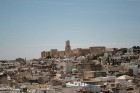 Susa ir Tunisijas trešā lielākā pilsēta. Tās vecpilsēta atrodas aiz 2 km garas aizsargsienas, kura tika uzcelta 859. gadā. Vecpilsēta ir iekļauta UNES 24