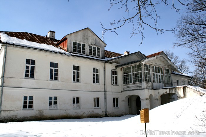 1930. gadā Ērberģes muižā ierīko Mazzalves skolu. 91055