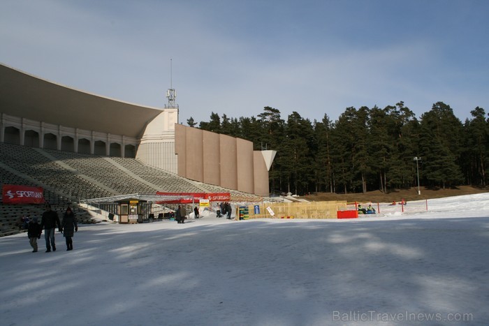 Sniega Parkā Mežaparkā vēl iespējams baudīt ziemas priekus, ko aktīvi izmanto gan bērni, gan pieaugušie www.sniegaparks.lv 91186