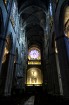 Grandioza Rodezas katedrāle, kas paceļas virs nelielas viesmīlīgas pilsētas, ir gotiskās arhitektūras brīnums. Tās ēka ir uzcelta 12. gadsimtā un ir v 11