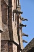 Grandioza Rodezas katedrāle, kas paceļas virs nelielas viesmīlīgas pilsētas, ir gotiskās arhitektūras brīnums. Tās ēka ir uzcelta 12. gadsimtā un ir v 20