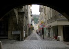 Villefranche de Rouergue ir brīnišķīga Tulūzas pilsēta ar šaurām, bruģētām ieliņām, viduslaiku ēkām un Aveyron upes tiltiem 21