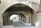 Villefranche de Rouergue ir brīnišķīga Tulūzas pilsēta ar šaurām, bruģētām ieliņām, viduslaiku ēkām un Aveyron upes tiltiem 30