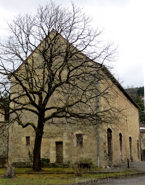 Klosteris Chartreuse St Sauveur ir neaizmirstams 15.gadsimta arhitektūras un vēstures piemineklis. Tas atrodas pilsētā Villefranche-de-Rouergue un ir  91915