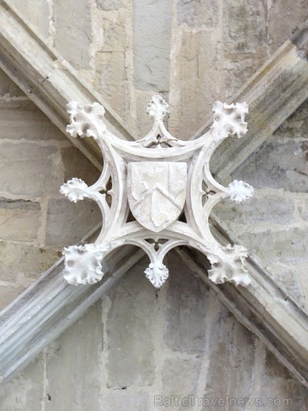 Klosteris Chartreuse St Sauveur ir neaizmirstams 15.gadsimta arhitektūras un vēstures piemineklis. Tas atrodas pilsētā Villefranche-de-Rouergue un ir  91935