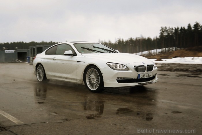 Travelnews.lv redakcija testē BMW Alpina modeļus sporta kompleksā 333. Foto: Juris Ķilkuts, www.fotoatelje.lv 92129