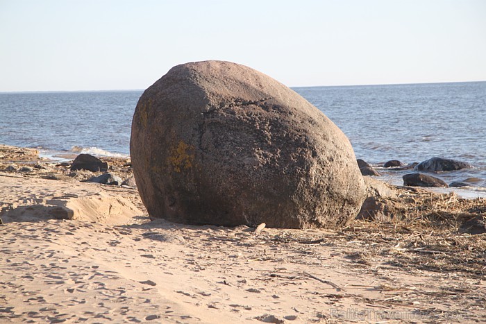 Lauču akmens Vidzemes jūrmalā 2013, aprīlis 92562