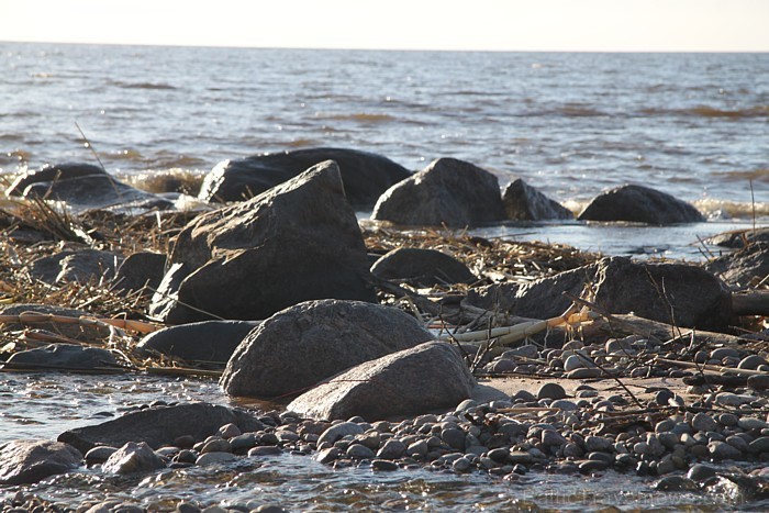 Lauču akmens Vidzemes jūrmalā 2013, aprīlis 92563