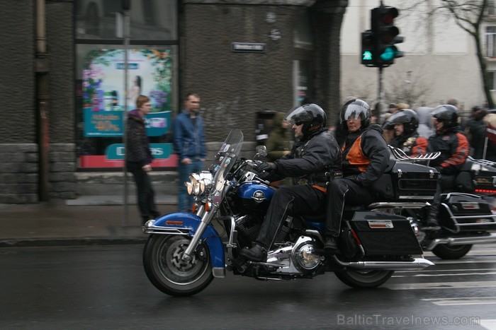 Motociklu sezona 2013 ir oficiāli atklāta, pulcējot ne mazums interesentu Rīgas ielās. 92872